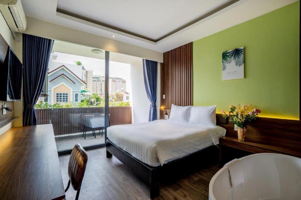 Khách sạn La Phan Huy Ich TP. Hồ Chí Minh